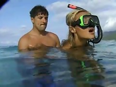 FRENCH VACATION ON BEACH ( underwater )