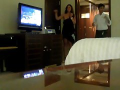 saudi wife flashing indian room service 2