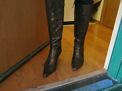 Gold Donald Pliner snake and leather Boots in leggings