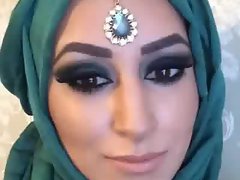 Curvy Paki MUA Hijabi 2