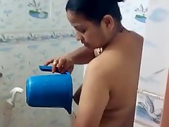 arab wife shower 2